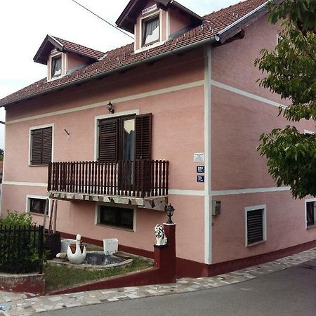 Rooms Mostanje 卡尔洛瓦茨 外观 照片