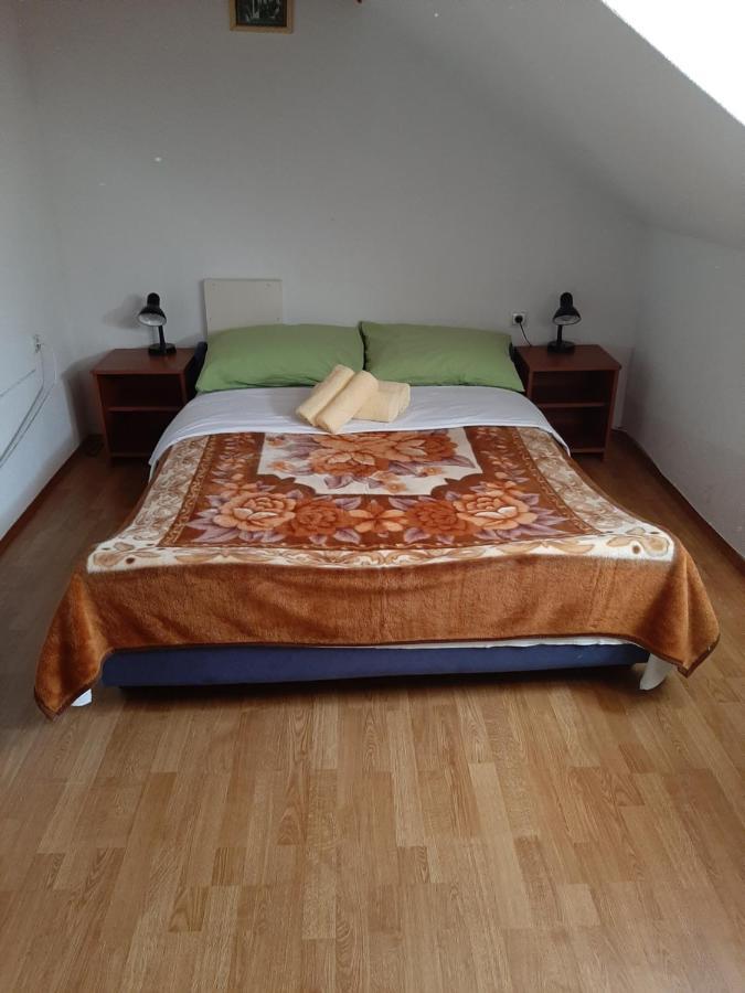 Rooms Mostanje 卡尔洛瓦茨 外观 照片
