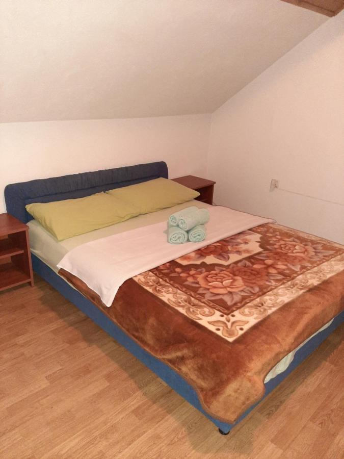 Rooms Mostanje 卡尔洛瓦茨 外观 照片