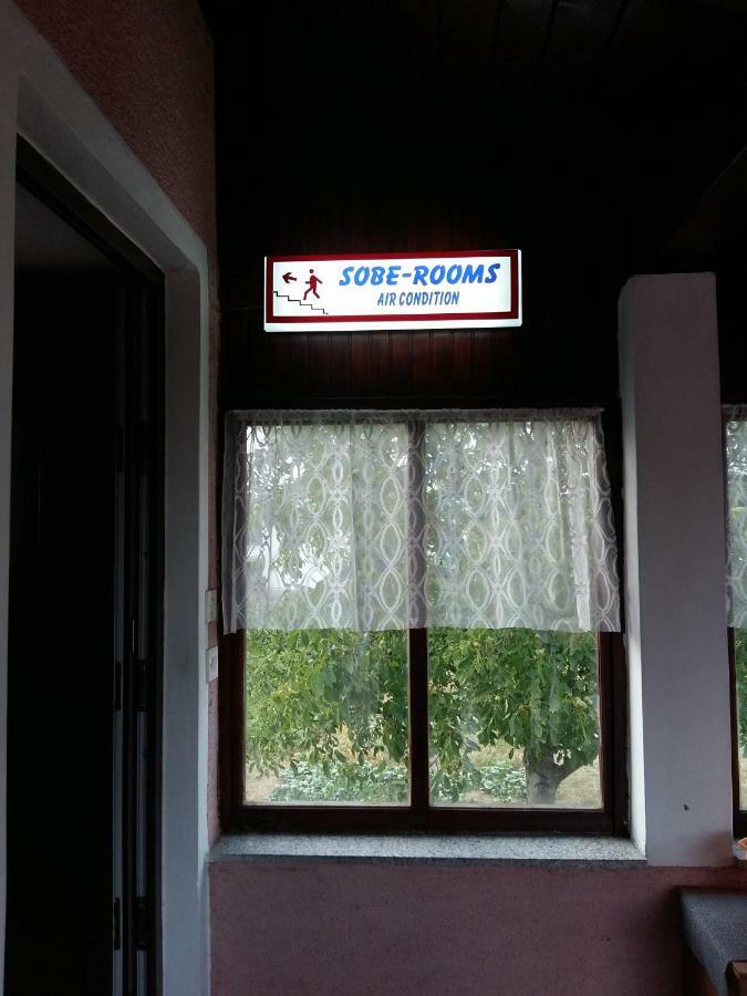 Rooms Mostanje 卡尔洛瓦茨 外观 照片
