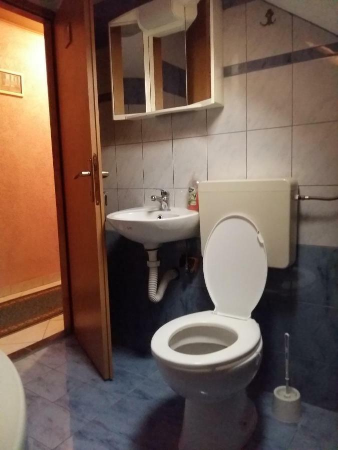Rooms Mostanje 卡尔洛瓦茨 外观 照片